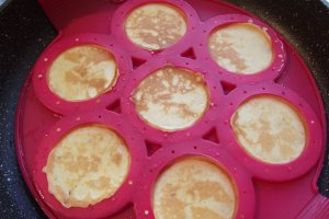 Desert mini pancakes cu piersici