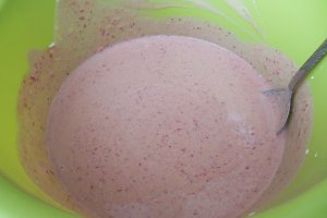 Desert inghetata cu capsuni si lapte condensat caramelizat