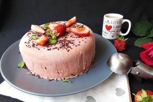 Desert inghetata cu capsuni si lapte condensat caramelizat