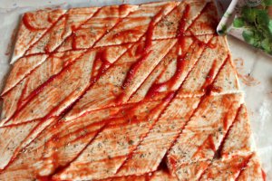 Aperitiv cornulete cu carnati de bere