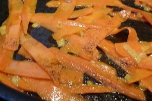 Ravioli proaspete cu sos cremos si curry verde