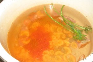 Ciorba de varza proaspata cu scarita afumata