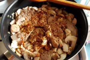 Carne de porc cu ciuperci