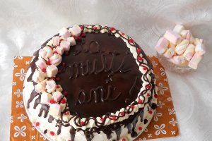 Desert tort cu marshmallows si coacaze