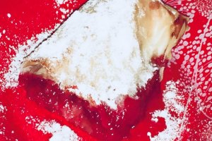 Desert strudel cu visine, cocos si sirop de artar