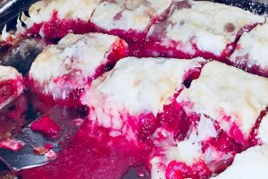 Desert strudel cu visine, cocos si sirop de artar