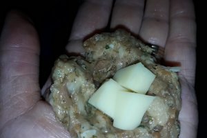 Chiftelute cu cascaval si piure