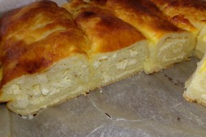 Desert placinta dobrogeana cu branza dulce