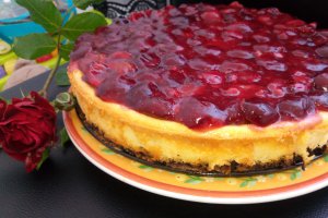 Desert cheesecake copt, cu cirese