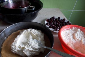 Desert cheesecake cu visine, fara coacere