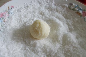 Desert bomboane Raffaello, cu arahide