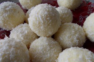 Desert bomboane Raffaello, cu arahide
