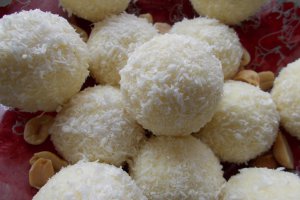 Desert bomboane Raffaello, cu arahide