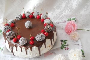 Desert tort cu crema de lapte condesat si nuca de cocos