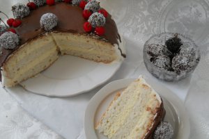 Desert tort cu crema de lapte condesat si nuca de cocos