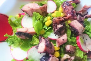 Salata cu calamar si loboda de gradina