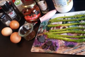Aperitiv fritata/ Omleta cu asparagus si trufa neagra