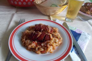 Varza calita, cu carnat afumat