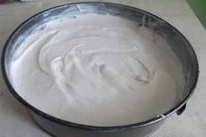Desert tort cu crema de cacao si nuci