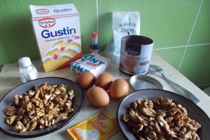 Desert tort cu crema de cacao si nuci