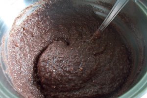 Desert tort cu crema de cacao si nuci