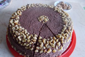 Desert tort cu crema de cacao si nuci
