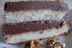 Desert tort cu crema de cacao si nuci