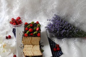 Desert tort de biscuiti si crema de vanilie