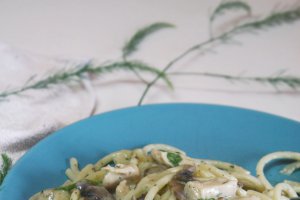 Spaghete cu piept de pui