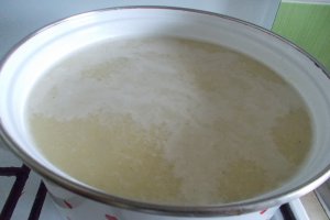 Supa-crema de cartofi si telina, cu crutoane