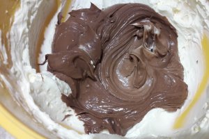 Desert cheesecake cu ciocolata si zmeura