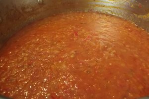 Zacusca de vara cu multe legume si ierburi aromate