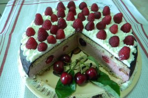 Tort cu zmeura