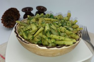 Pastai verzi cu ierburi de gradina