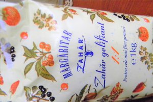 Dulceata proaspata de capsuni cu banane