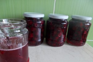Visine la borcan, pentru prajituri