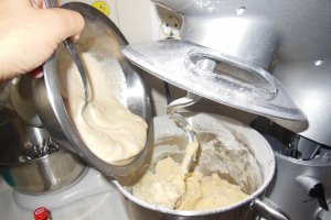 Desert cozonac cu rahat si stafide