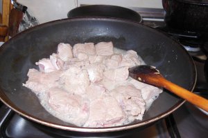 Friptura de vitel cu sos de mustar