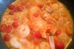 Creveti, surimi, mazare si taitei de orez