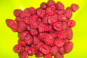 Desert tarte cu mascarpone si zmeura