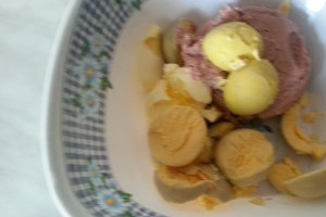 Aperitiv oua umplute
