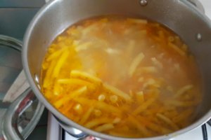 Ciorba de legume a la Cleme, acrita cu zarzare