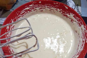 Desert prajitura cu iaurt si coacaze negre