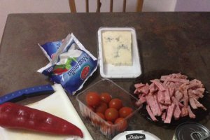 Pizza cu faina fara gluten, cu 3 feluri de branza