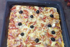 Pizza cu faina fara gluten, cu 3 feluri de branza