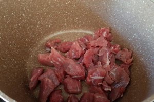 Orecchiette proaspete cu carne si sos de rosii