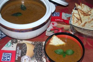 Supa de linte cu coriandru, menta si chilli
