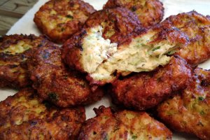 Chiftele de dovlecei cu telemea de oaie
