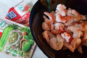 Fructe de mare cu sos de smantana si ierburi aromatice