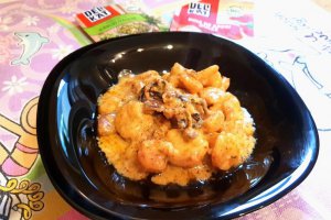 Fructe de mare cu sos de smantana si ierburi aromatice